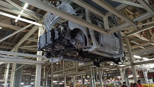 Chaîne de montage automobile à l’usine Stellantis d’Hordain, en 2022